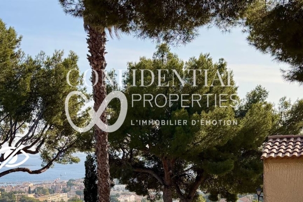 Charming villa, sea view, close to the city center - 83150 BANDOL