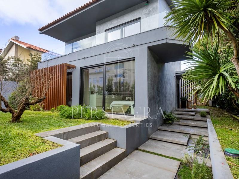 3 bedroom villa in Cascais, with swimming pool and lounge area