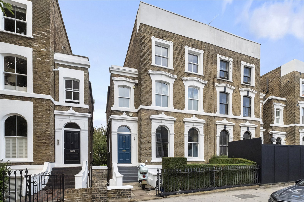 Semi-Detached House: for sale in London
