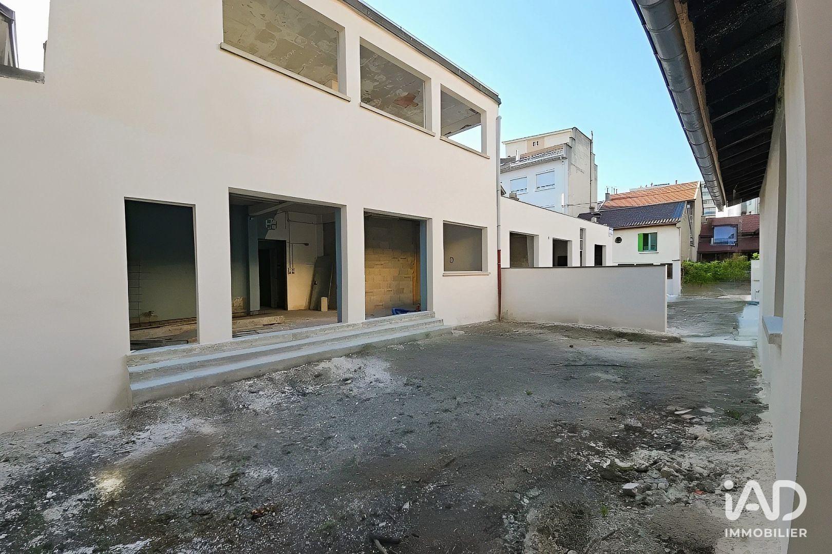 Building for sale in Grenoble, France