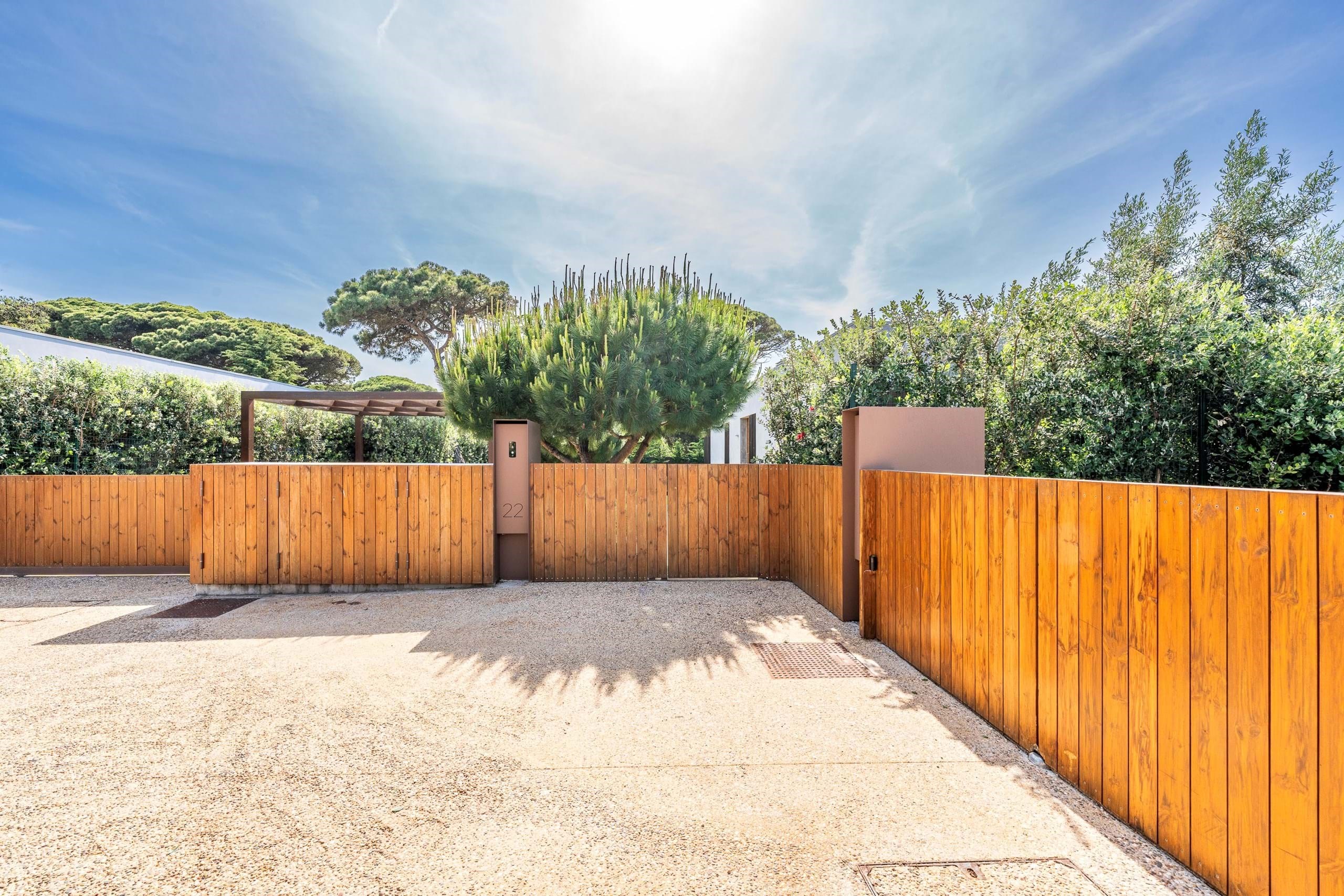 6+1 bedroom villa with private pool in Quinta da Marinha, Cascais