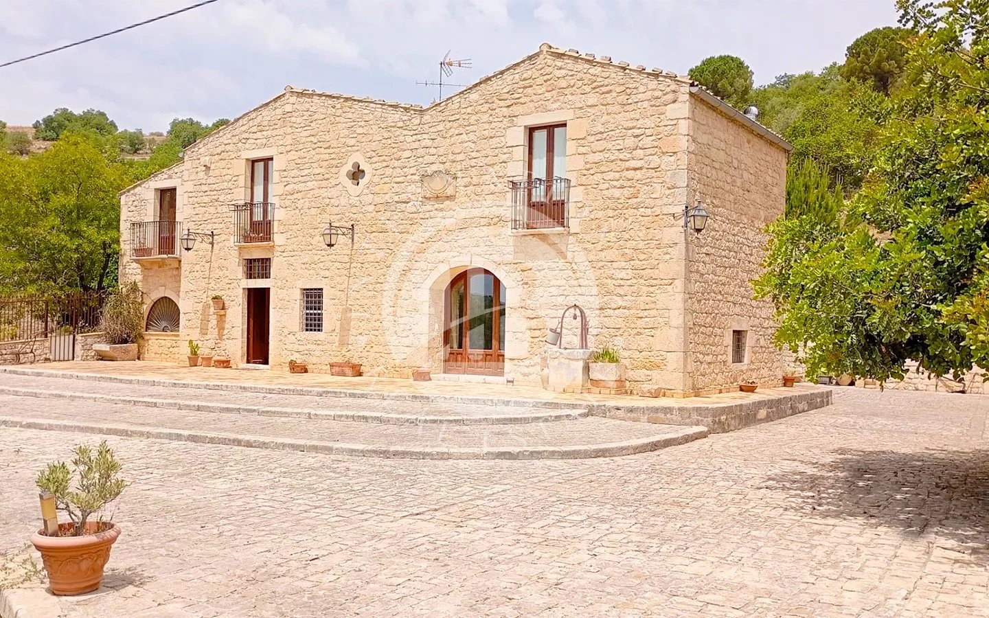 Farmhouse Surrounded by Nature, Just a Few Kilometers from Modica, Sicily