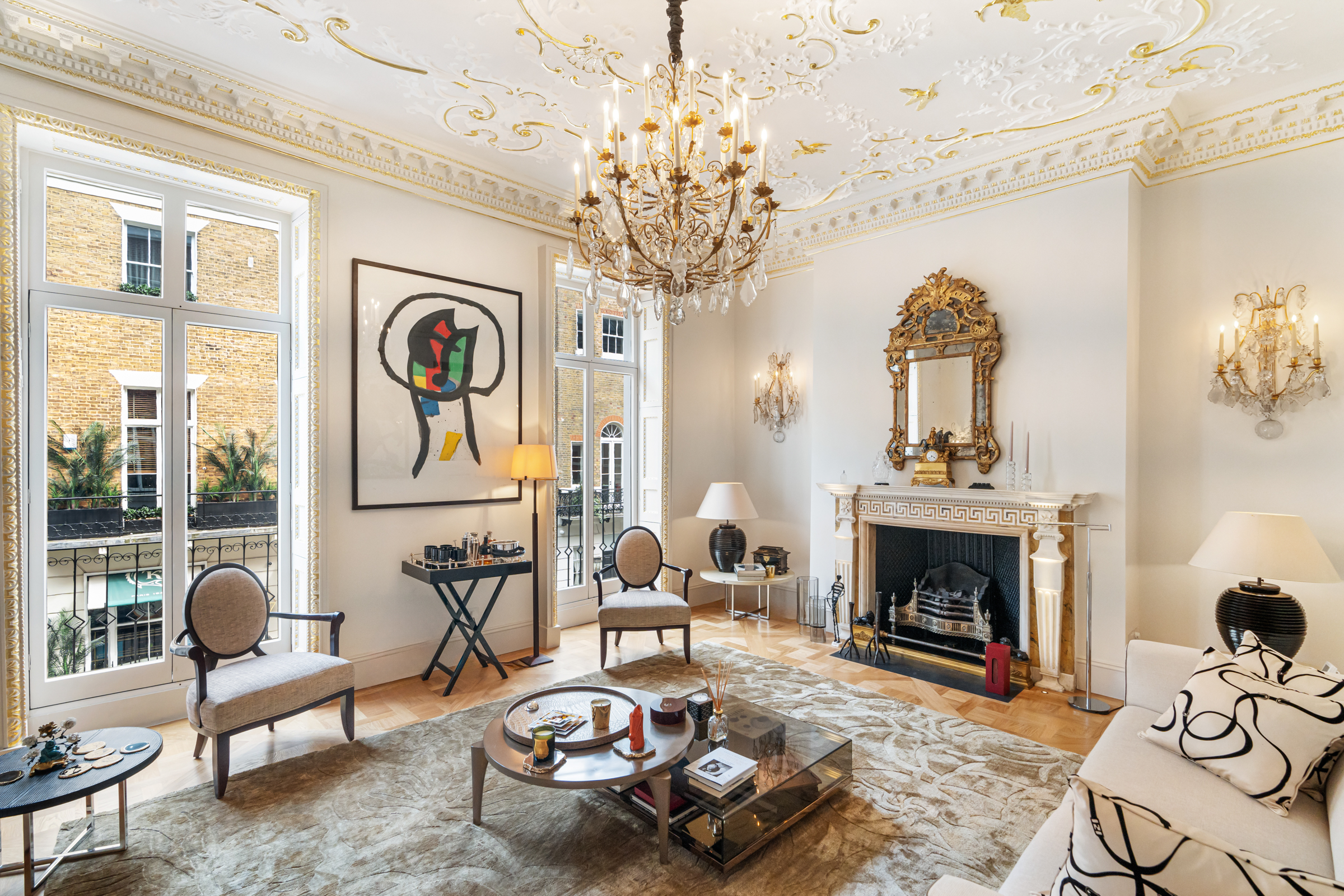 Newly refurbished townhouse with an impressive roof terrace