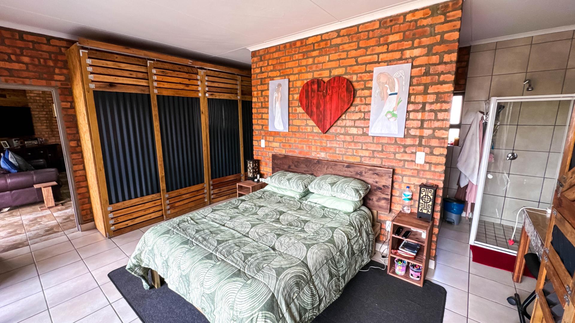 Vida versátil em seu melhor: Casa Dual em Klein Brak! - Fraaiuitsig ...