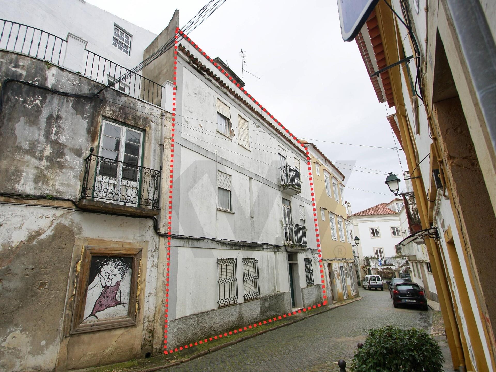 Building for sale in the historic center of Abrantes – A unique opportunity!
