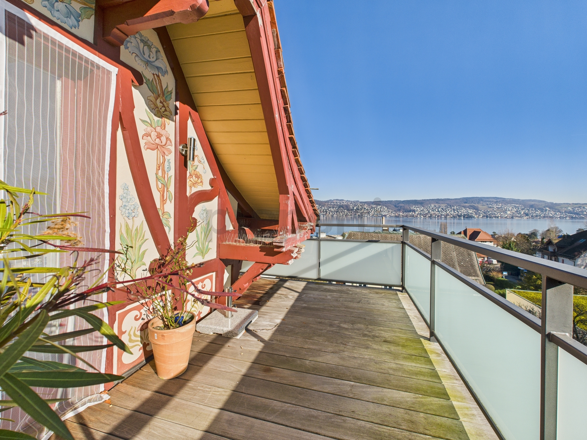 Modern Art Nouveau villa with lake view: The Villa Morgenblick in Kilchberg