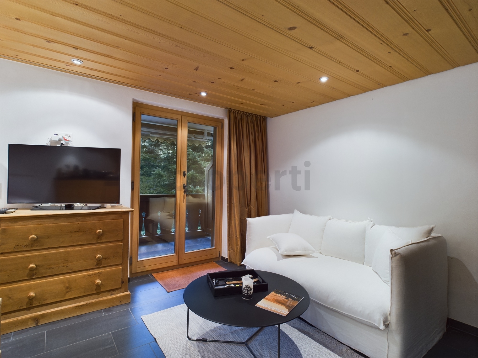 Cosy studio with balcony and close to the ski lift in Saanenmöser