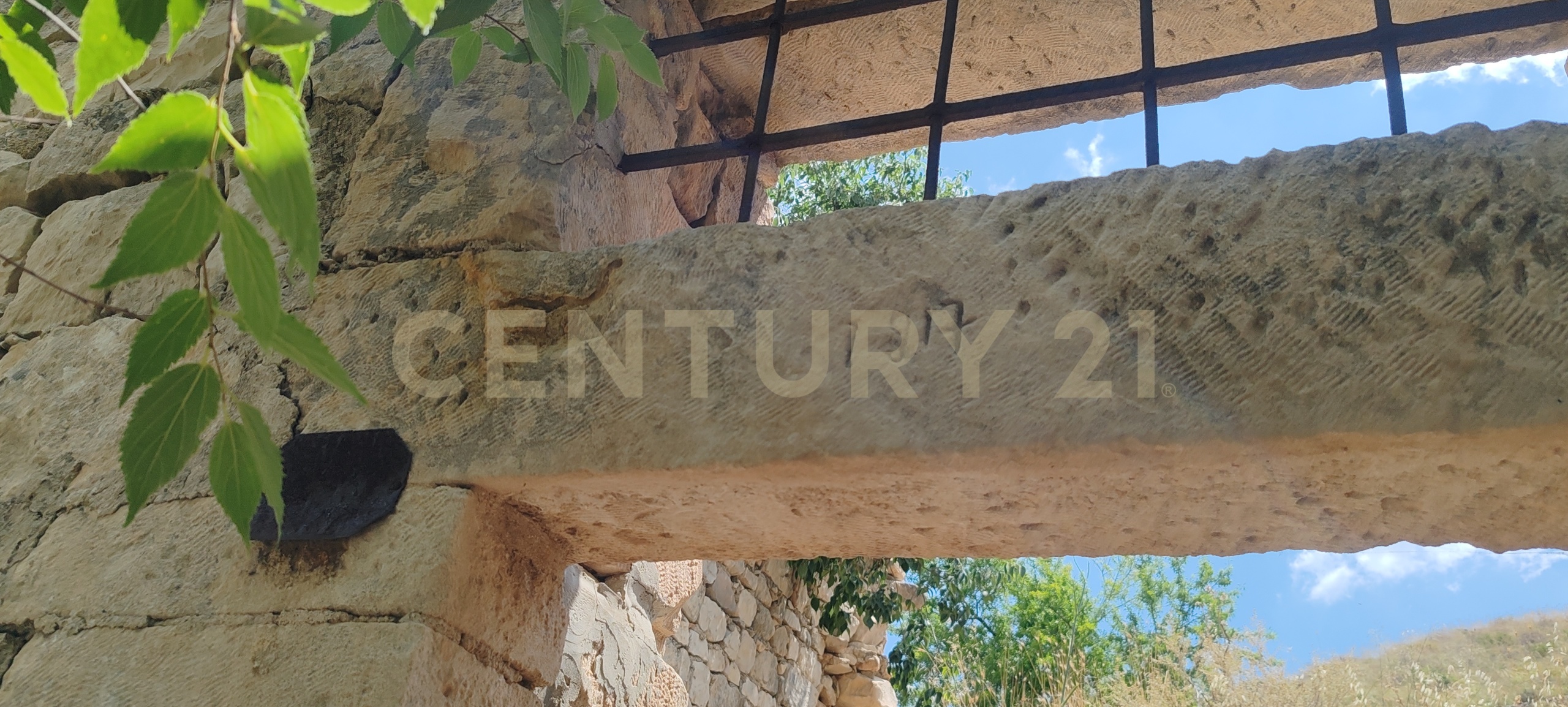 Home for sale, SS115, km 323 (Ragusa, Italy)