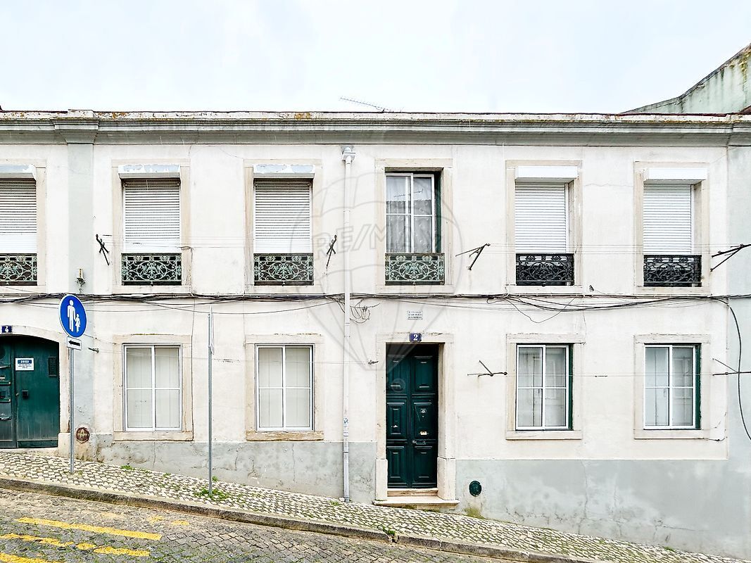 Building for sale in Lisbon, Portugal