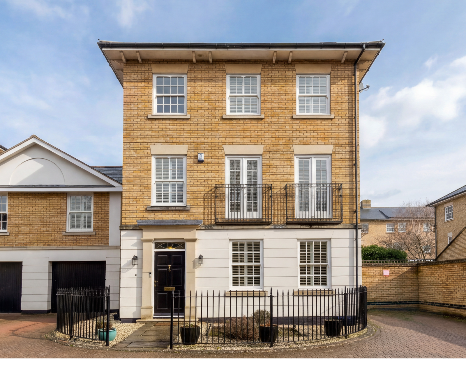 Detached House: for sale in Hertfordshire