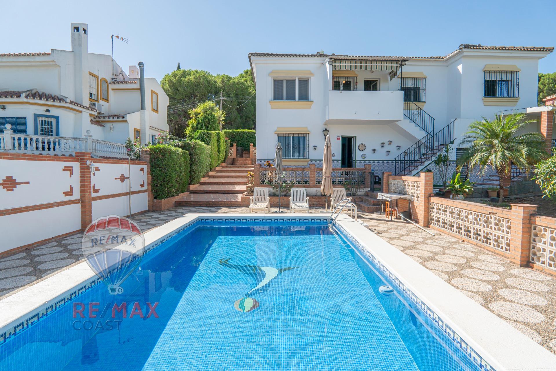 Family Chalet with Views and Guest House in Pinos de Alhaurín