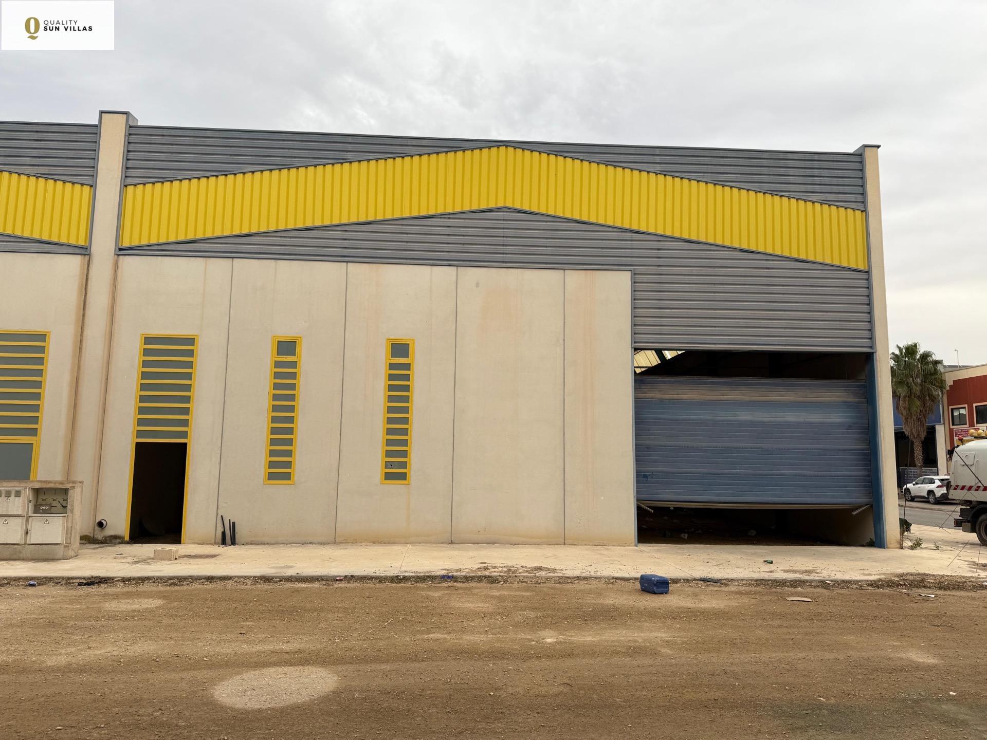 New industrial warehouse of 662 m2 – Industrial Estate of Alhama de Murcia