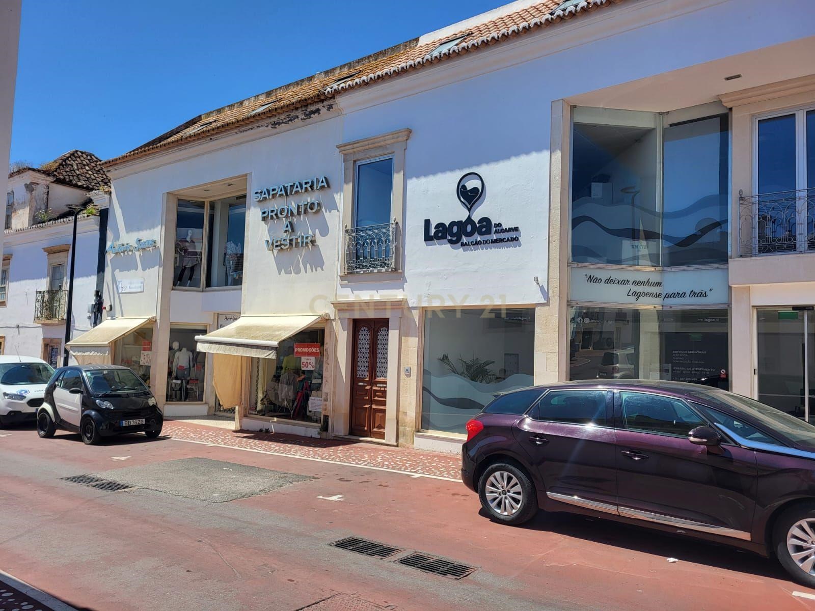 Commercial Building 3 Main Floors Privileged Zone Lagoa