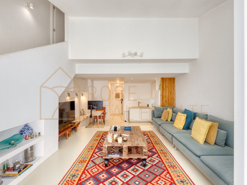 Beautifully renovated townhouse, completed in 2024, located in Quinta da Marinha, Cascais.