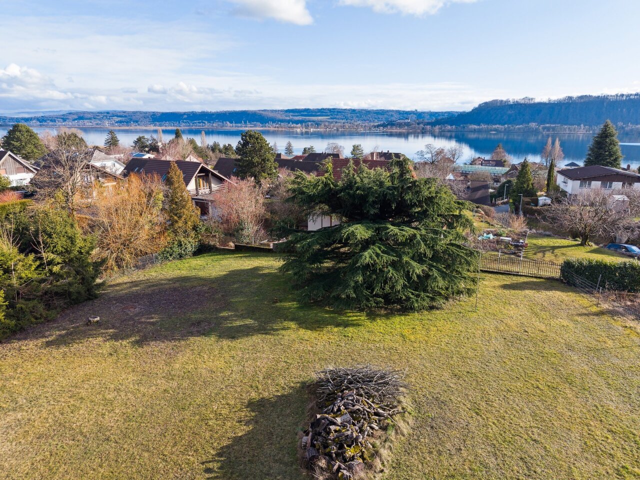 Building plot of ~775 m² with customizable construction project