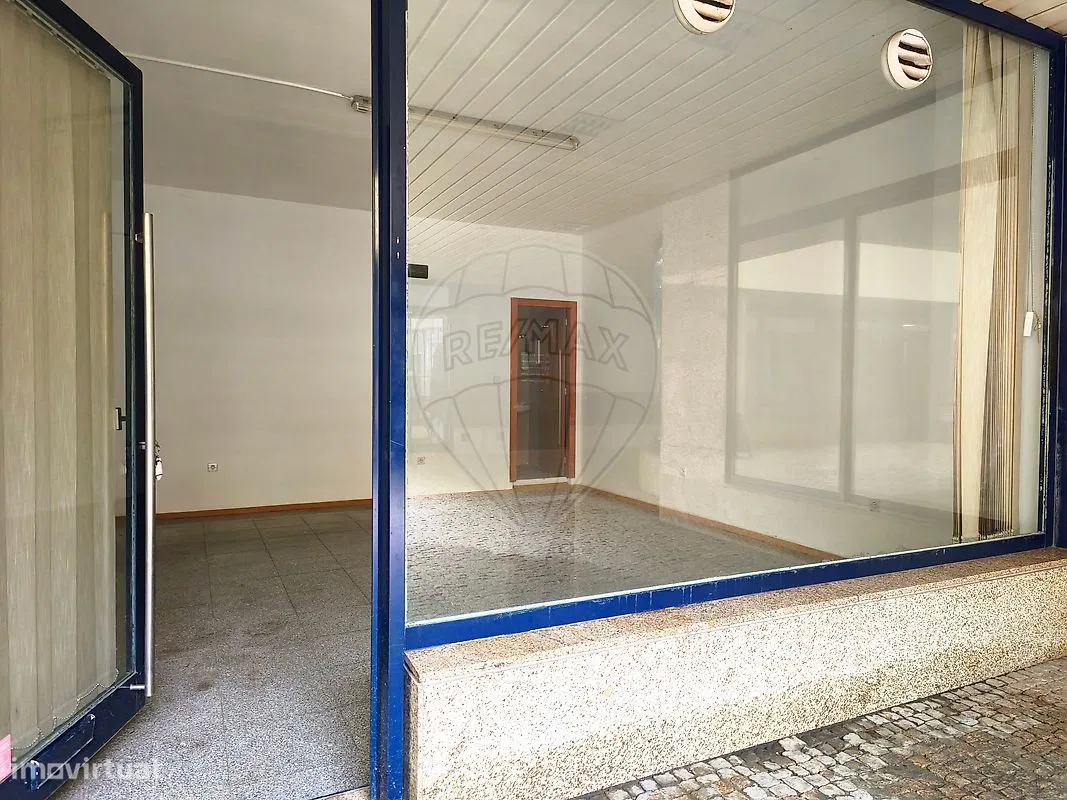 Commercial for sale, Porto (Ramalde, Portugal)
