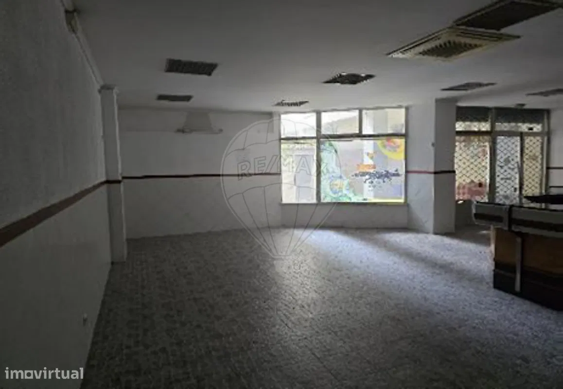 Commercial for sale, Lisboa (Lumiar, Portugal)