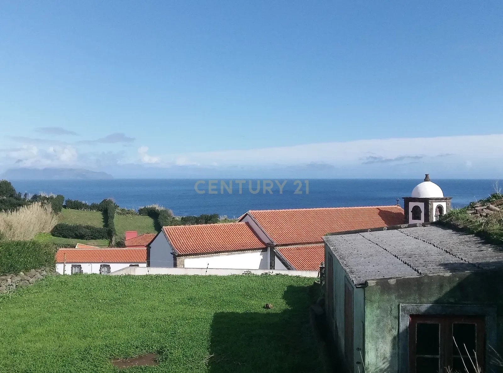 Charming Ruin with Panoramic Sea Views in Ilha das Flores