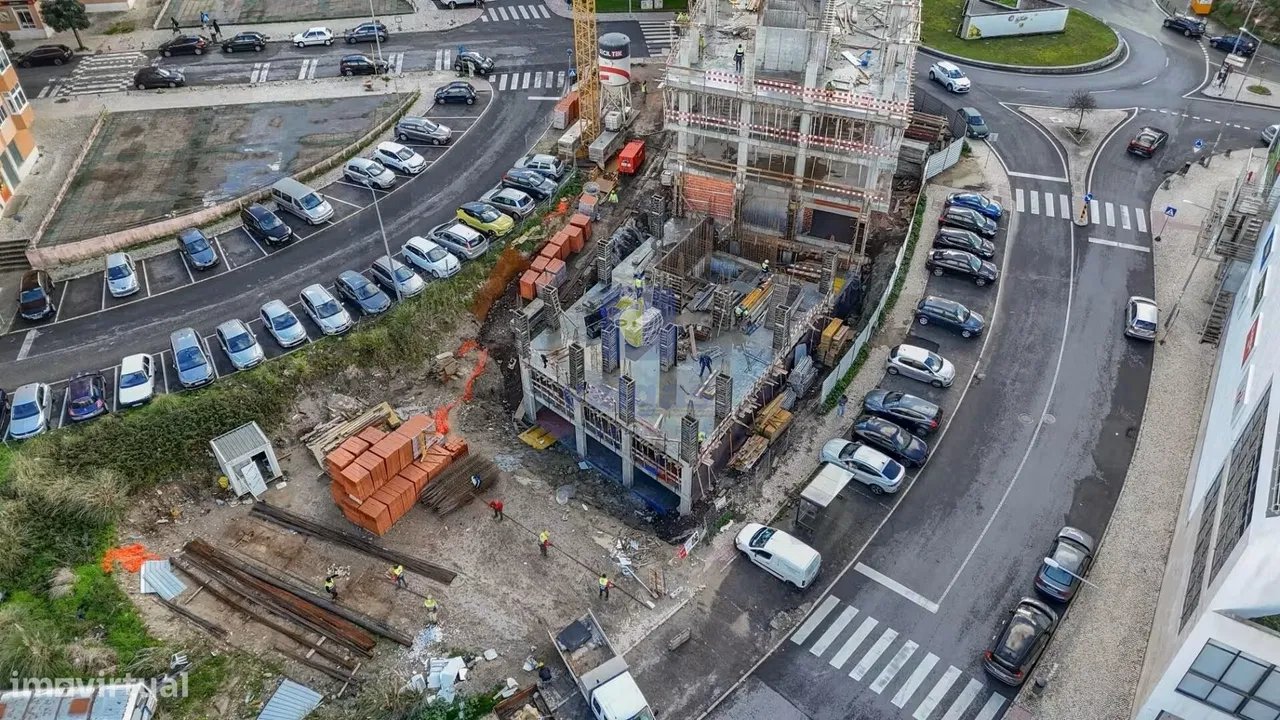 Condo for sale, Lisboa (Rio de Mouro, Portugal)