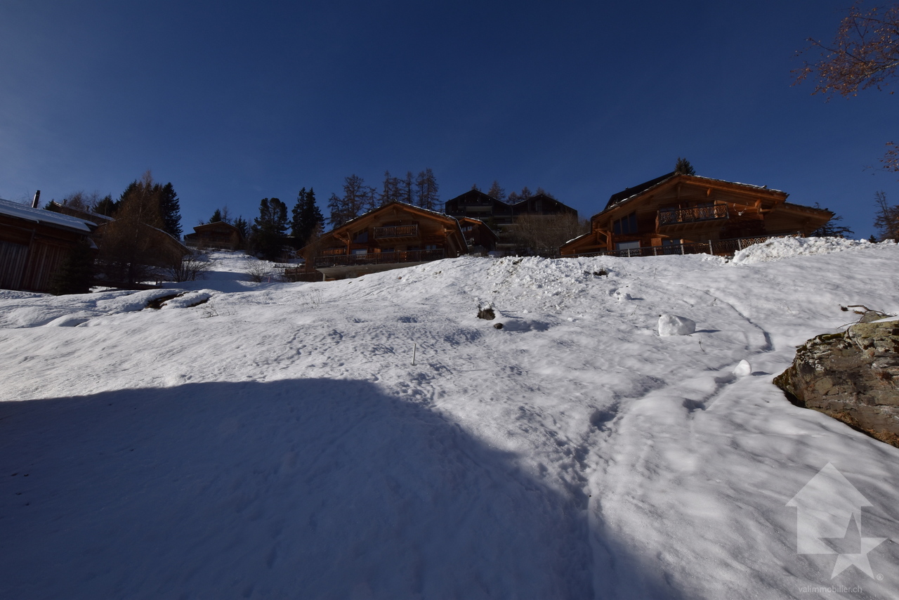 Nice building plots close to the resort
