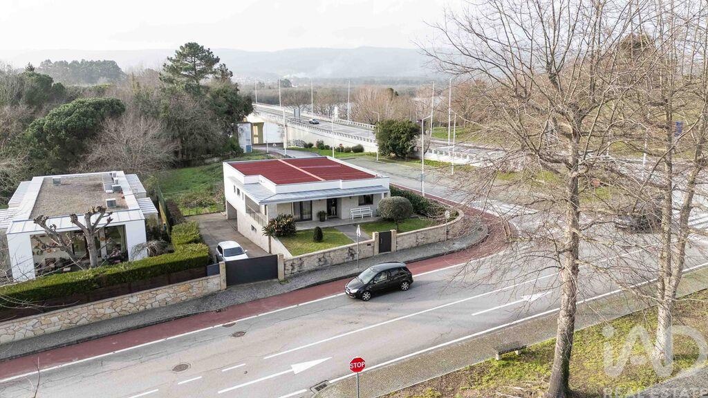 House/villa T3 in Vila Nova de Cerveira e Lovelhe of 178 sq m