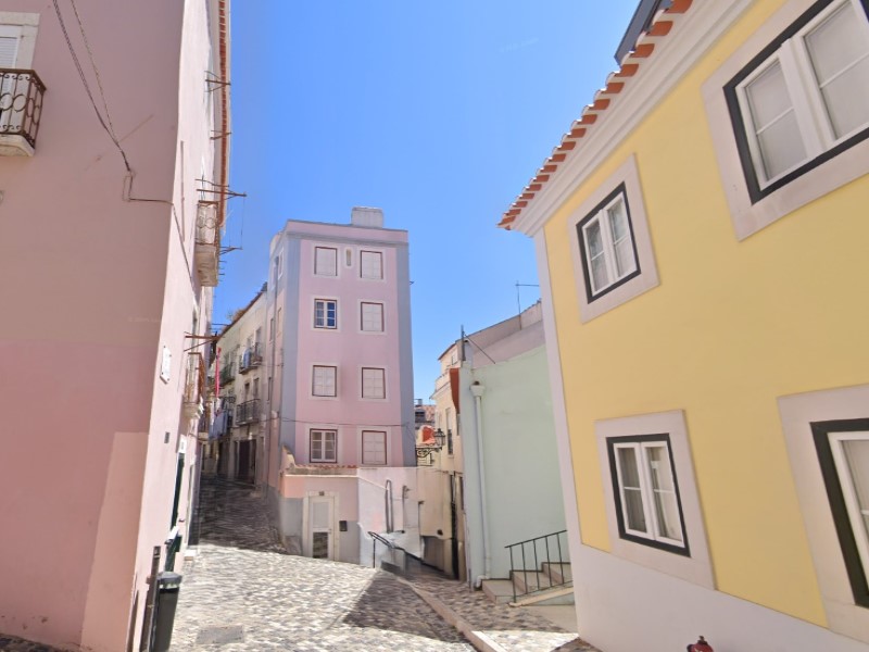 Rare Opportunity in the Historic Heart of Lisbon - Rehabilitation with Premium Potential