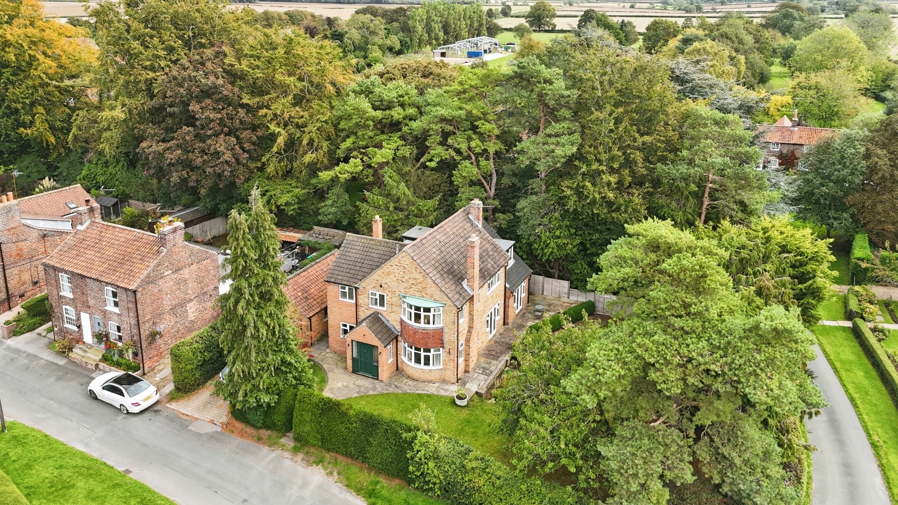 Detached House: for sale in Lund Driffield