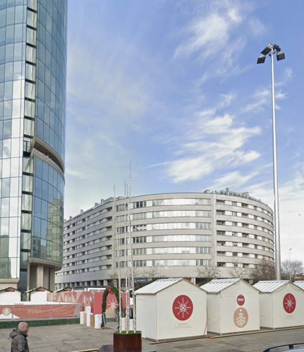 Store in the central plaza in Maia