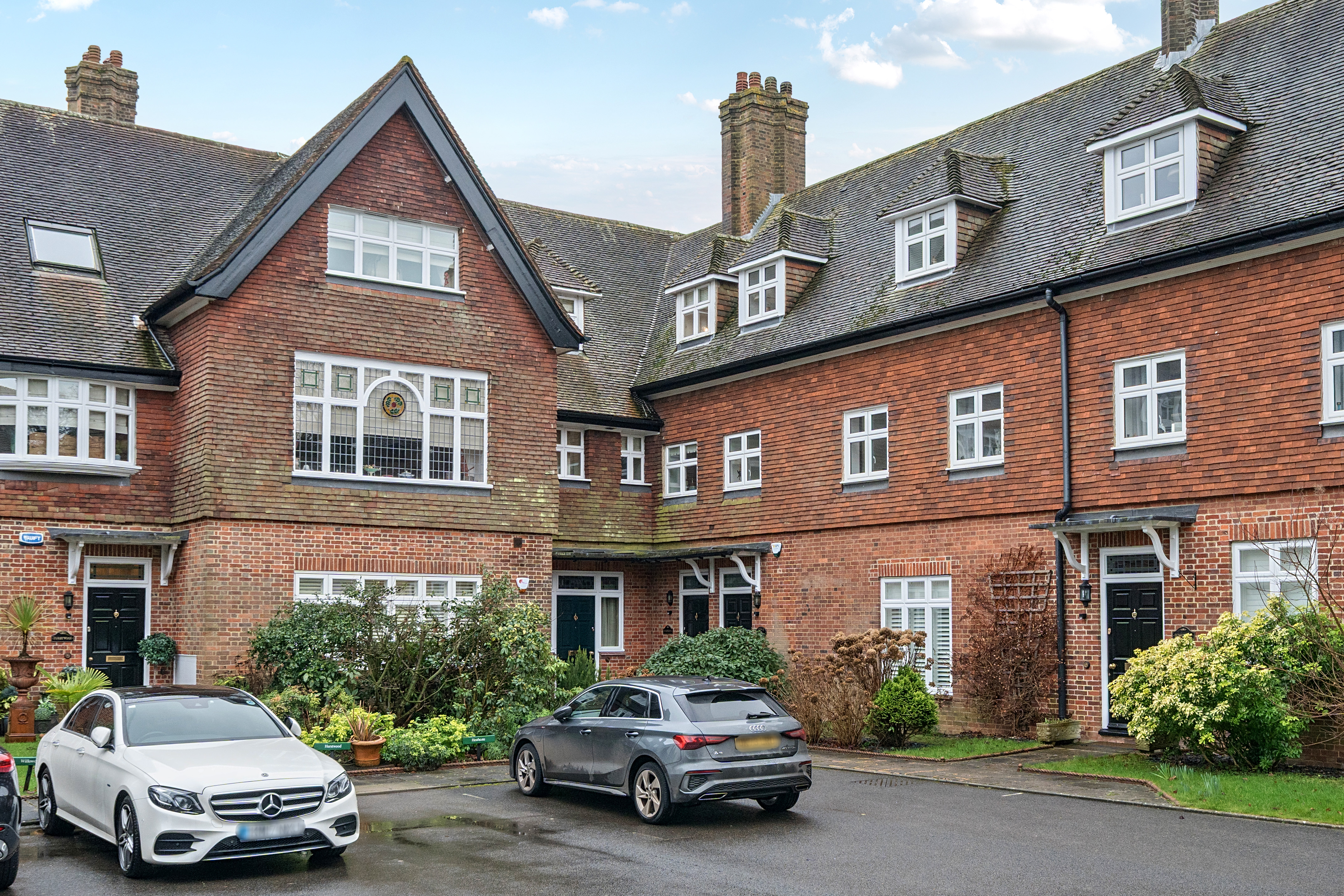 Apartment: for sale in Outwood Lane Kingswood
