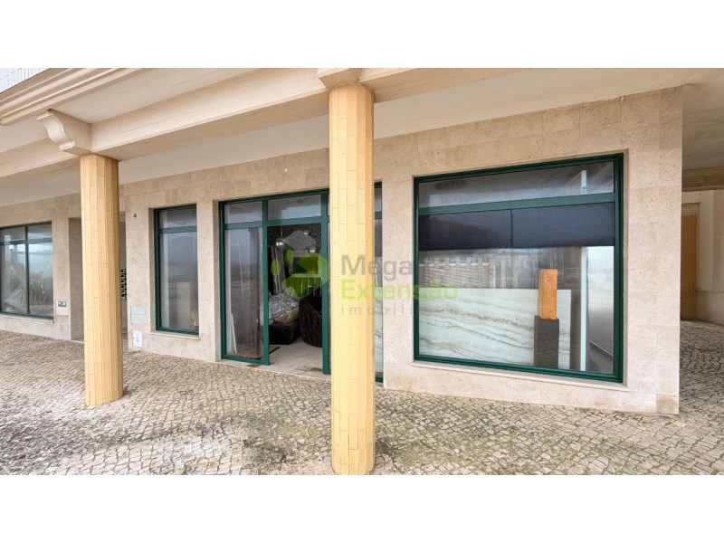 Store with the potential to transform into Housing | 25 minutes from Leiria