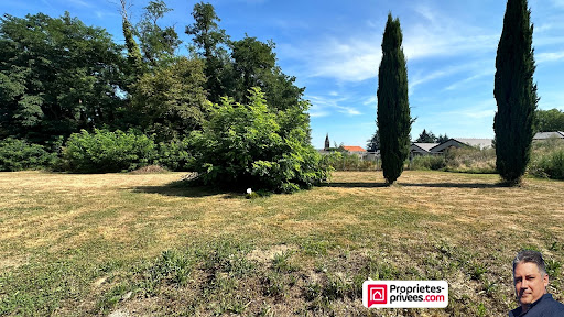 Land Plot for sale in Saint-Bonnet-de-Mure, France