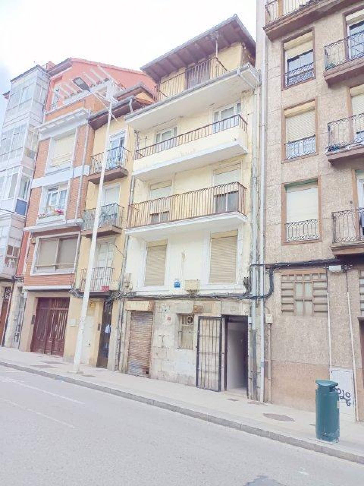 Building for sale in Santander, Spain
