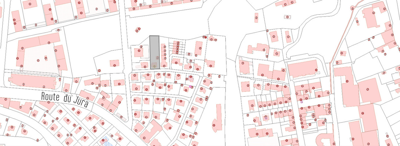 RARE: building plot with detached house in the Jura district