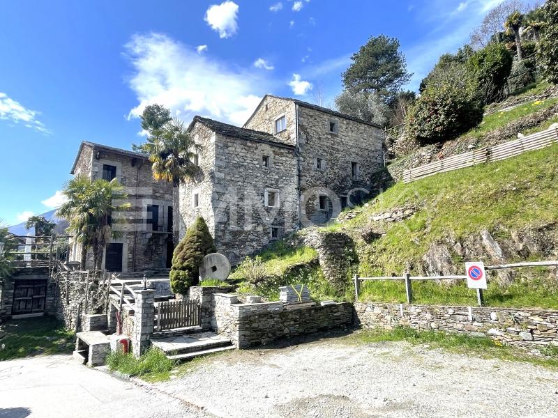 For fans of the old village, garden and unobstructed view