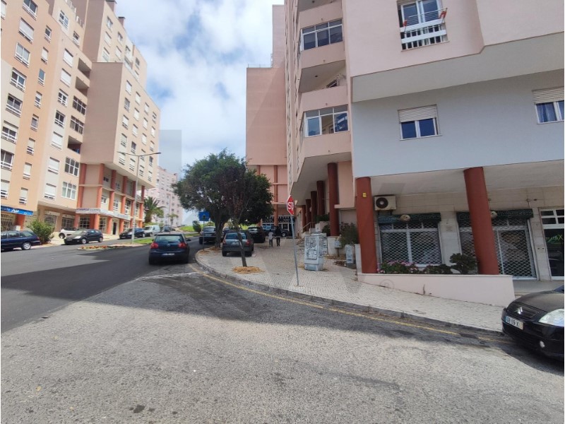 Commercial space for sale in Rinchoa, Rio de Mouro