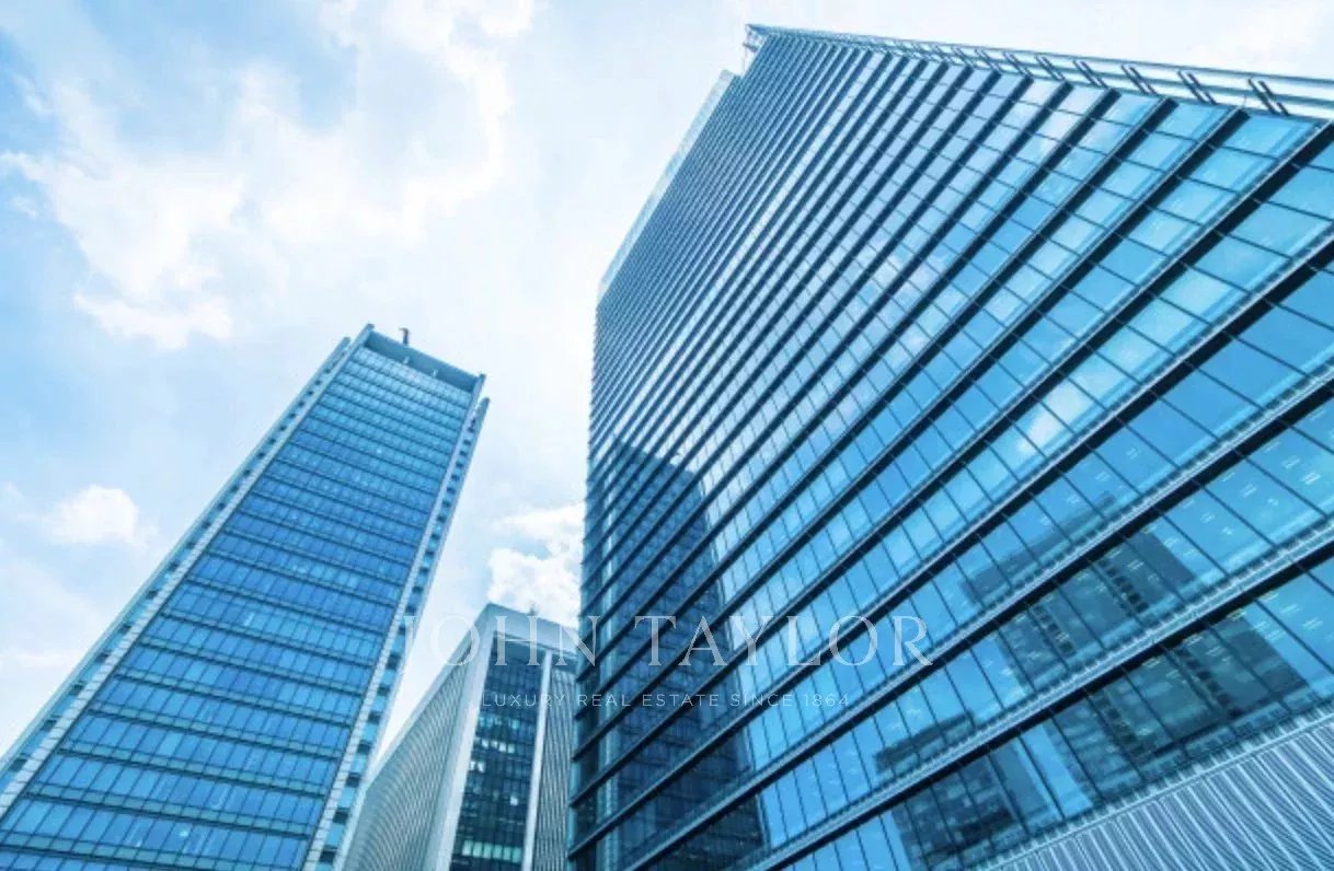 Notice to investors - building for sale