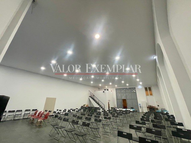 WAREHOUSE C/270M2 FOR COMMERCE OR SERVICES