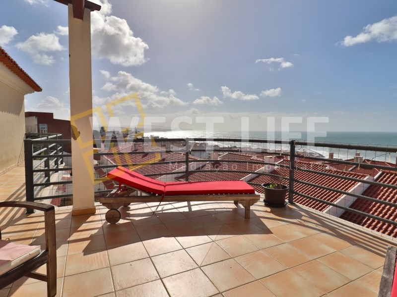 Semi-detached house T5 with magnificent SEA VIEW - Garden of 217m2 - Private condominium with swimming pool - Ericeira.
