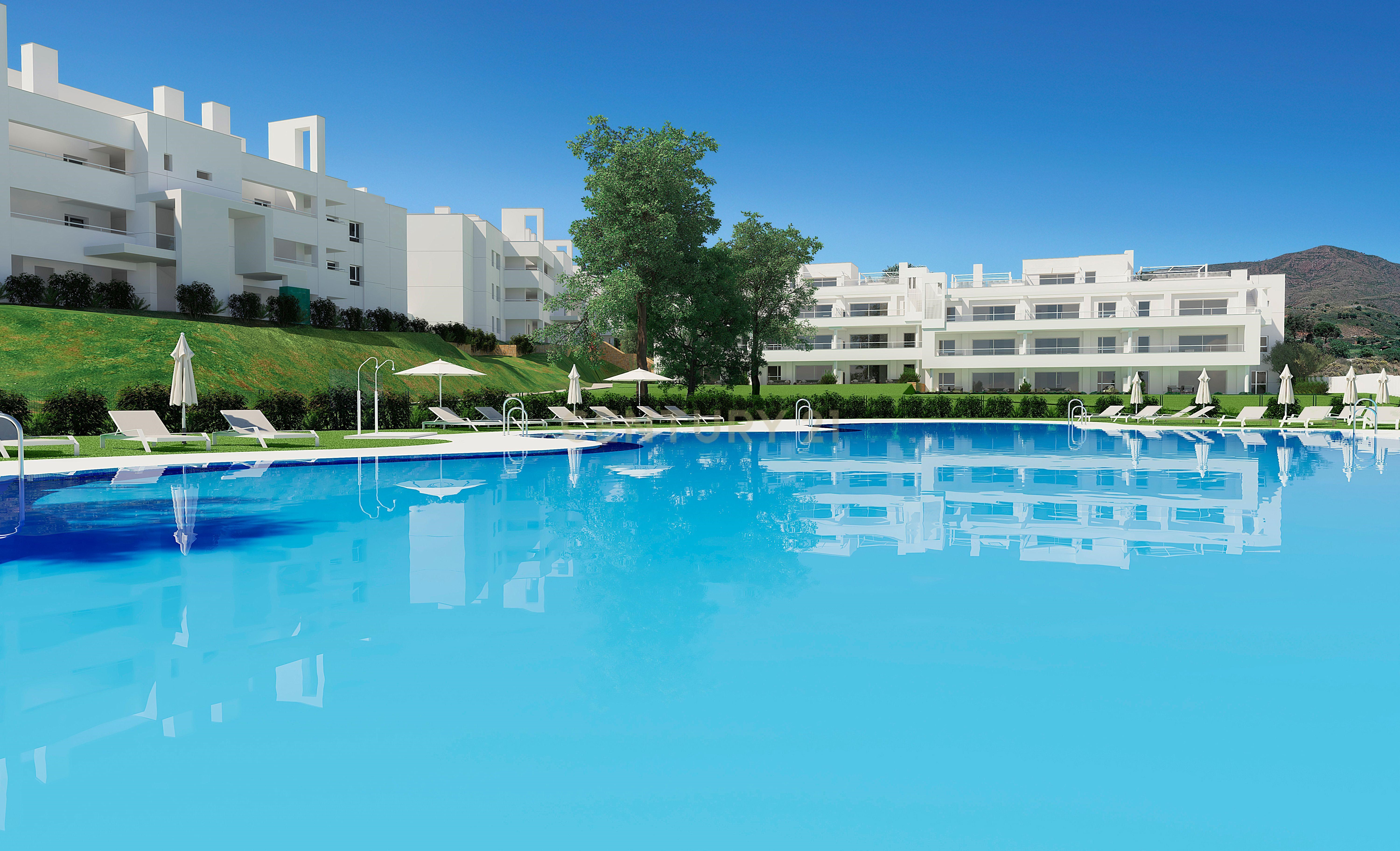 Apartments with Panoramic Golf Views at Solana Village English: