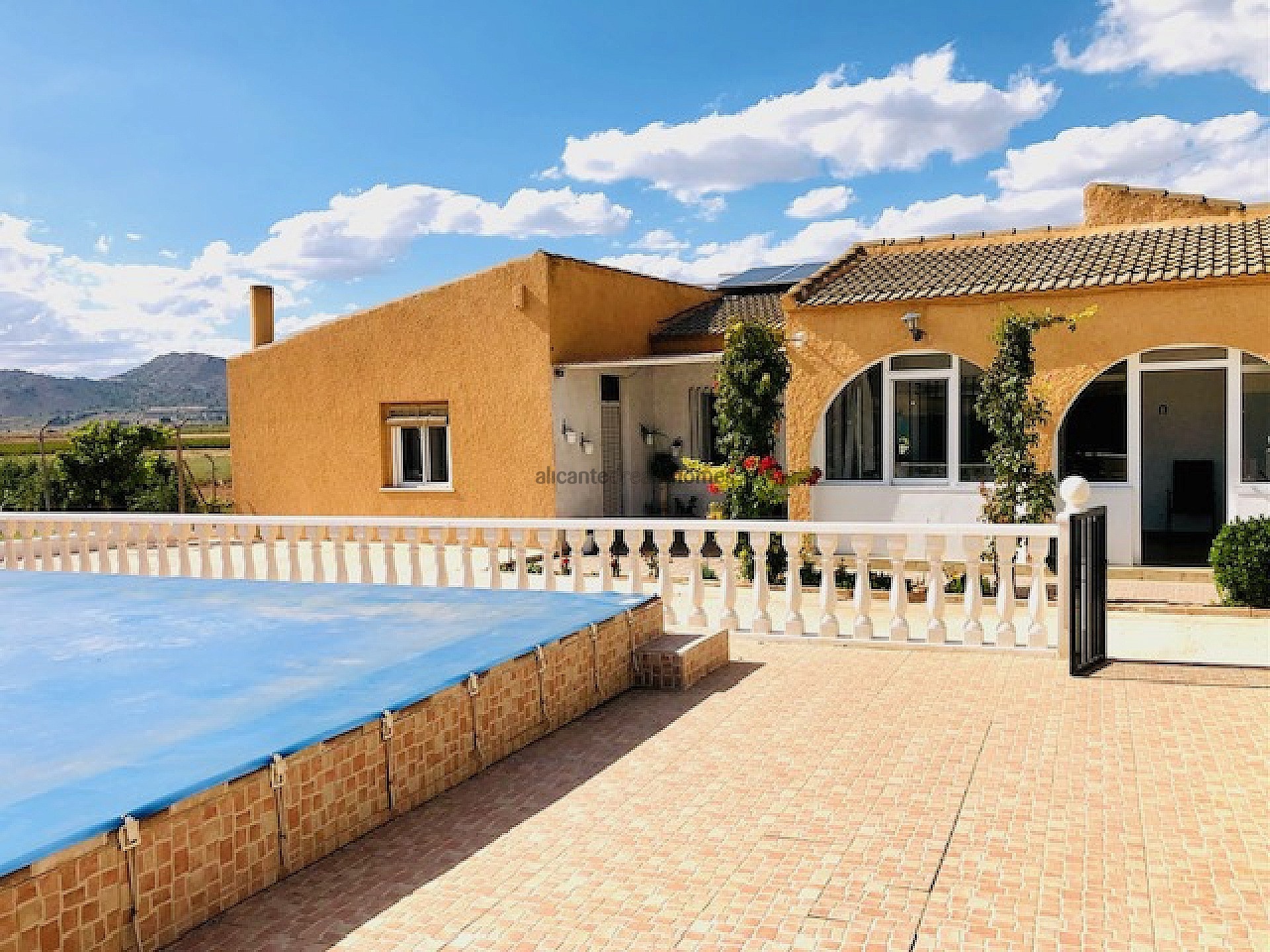 Home for sale in Yecla, Spain
