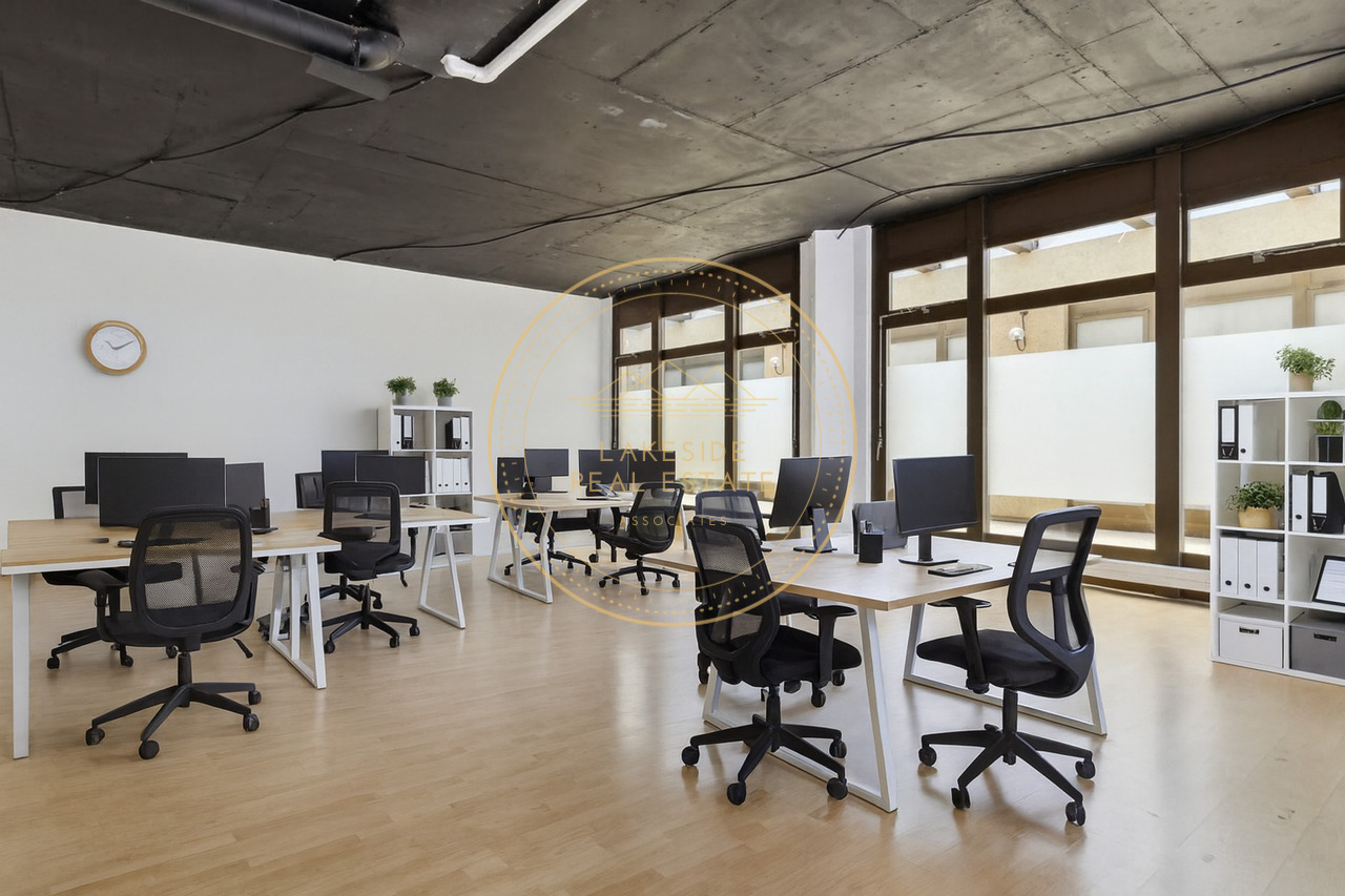 Bright shopping arcade in the heart of Thônex