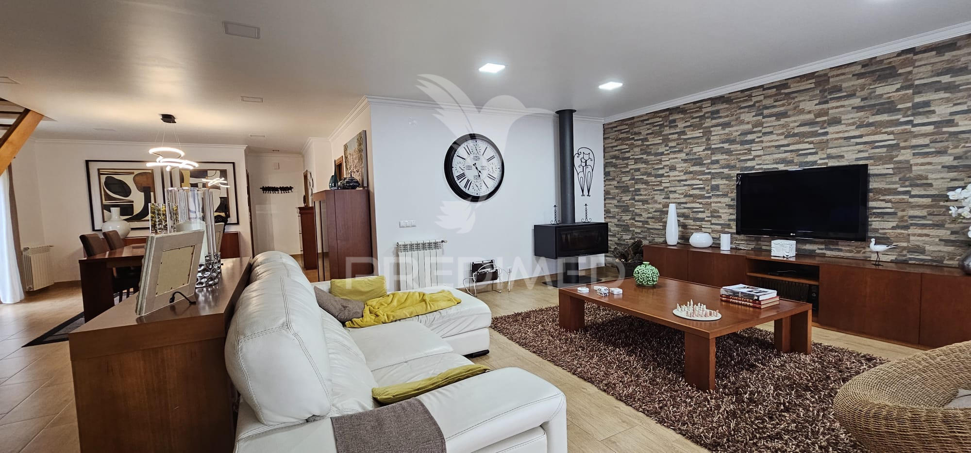 House 4 Bedrooms Vila Magos