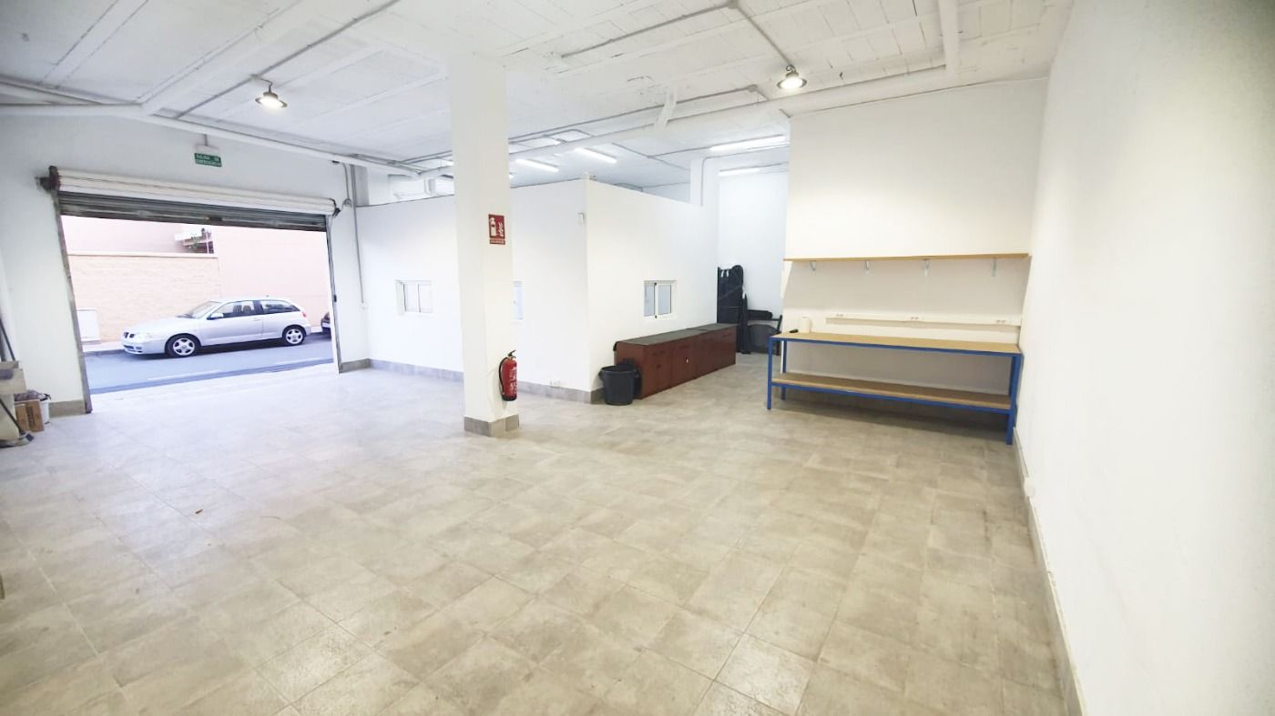 LOCAL OPPORTUNITY FOR WAREHOUSE AND OFFICE WITH LICENSE IN THE POST OFFICE AREA - HUERCAL ALMERIA