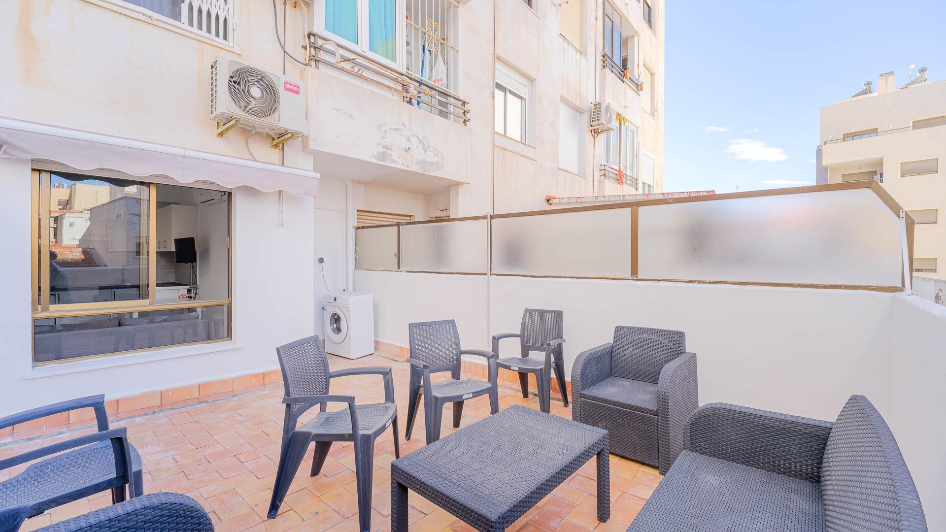 Studio with 19 m2 terrace in the centre of Torrevieja