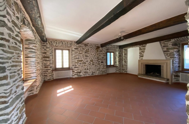 Unique Ticino house in the village centre