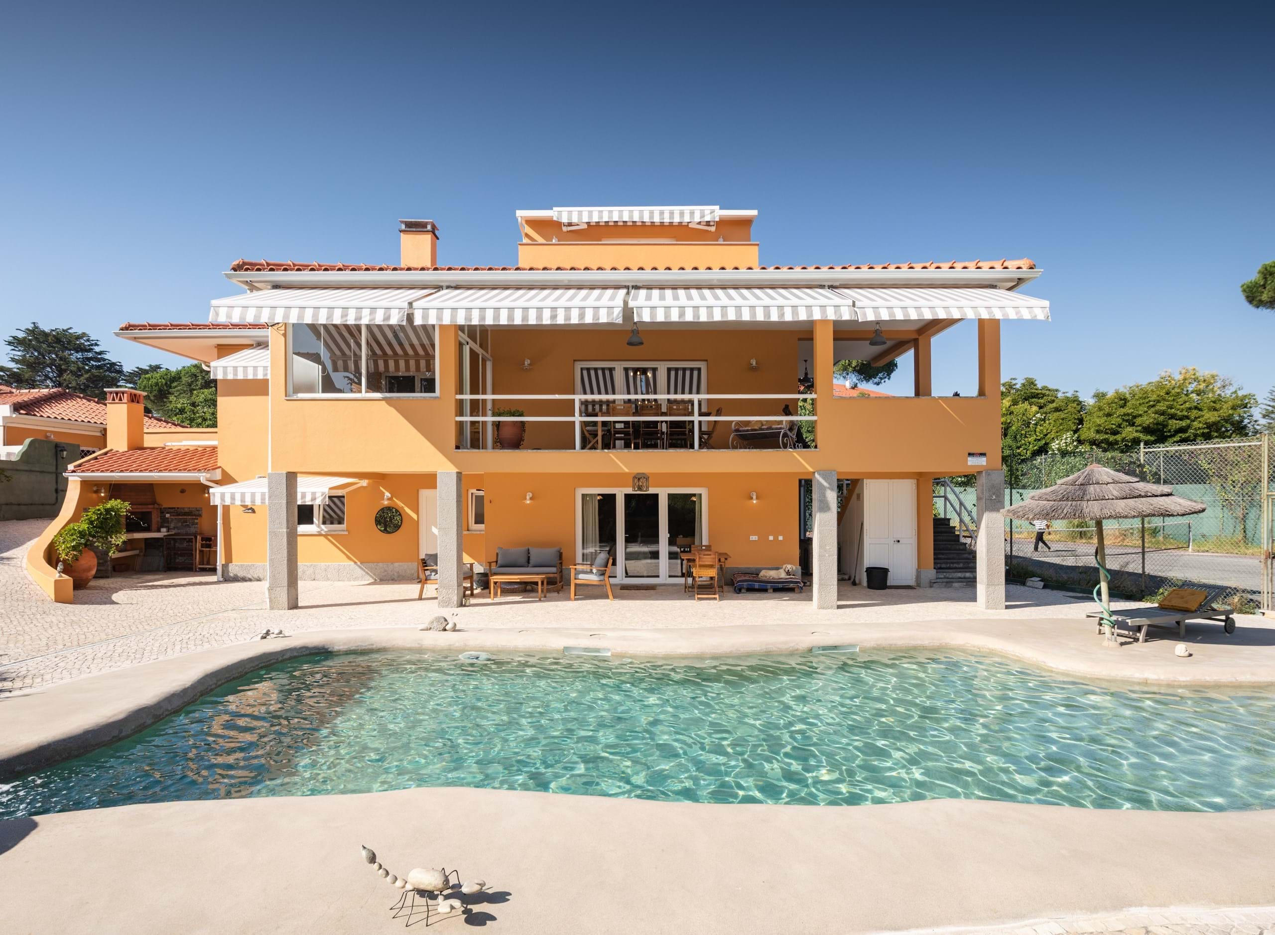 Elegant Residence in Estoril – A Tribute to Timeless Heritage and Living with Refinement