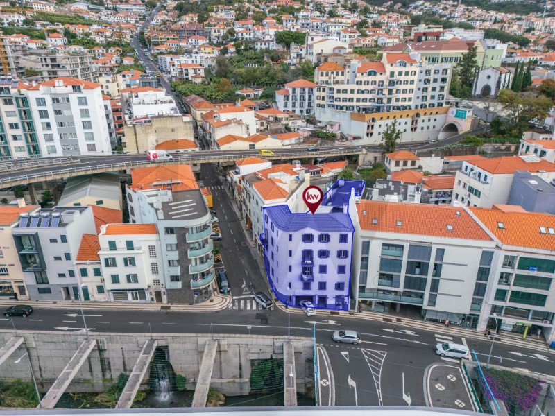 Building located in the Historic Center of Funchal