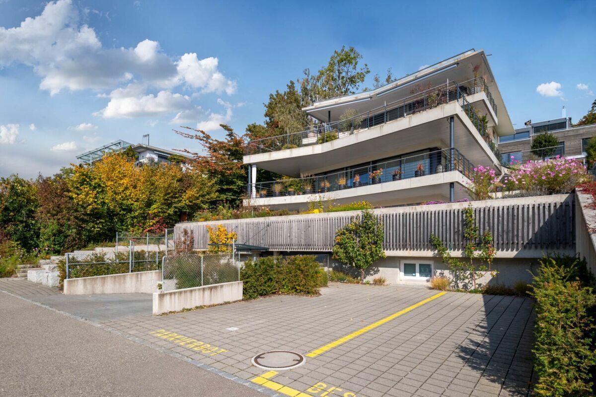 Room for high demands: Terrace apartment in the Leisihalden district