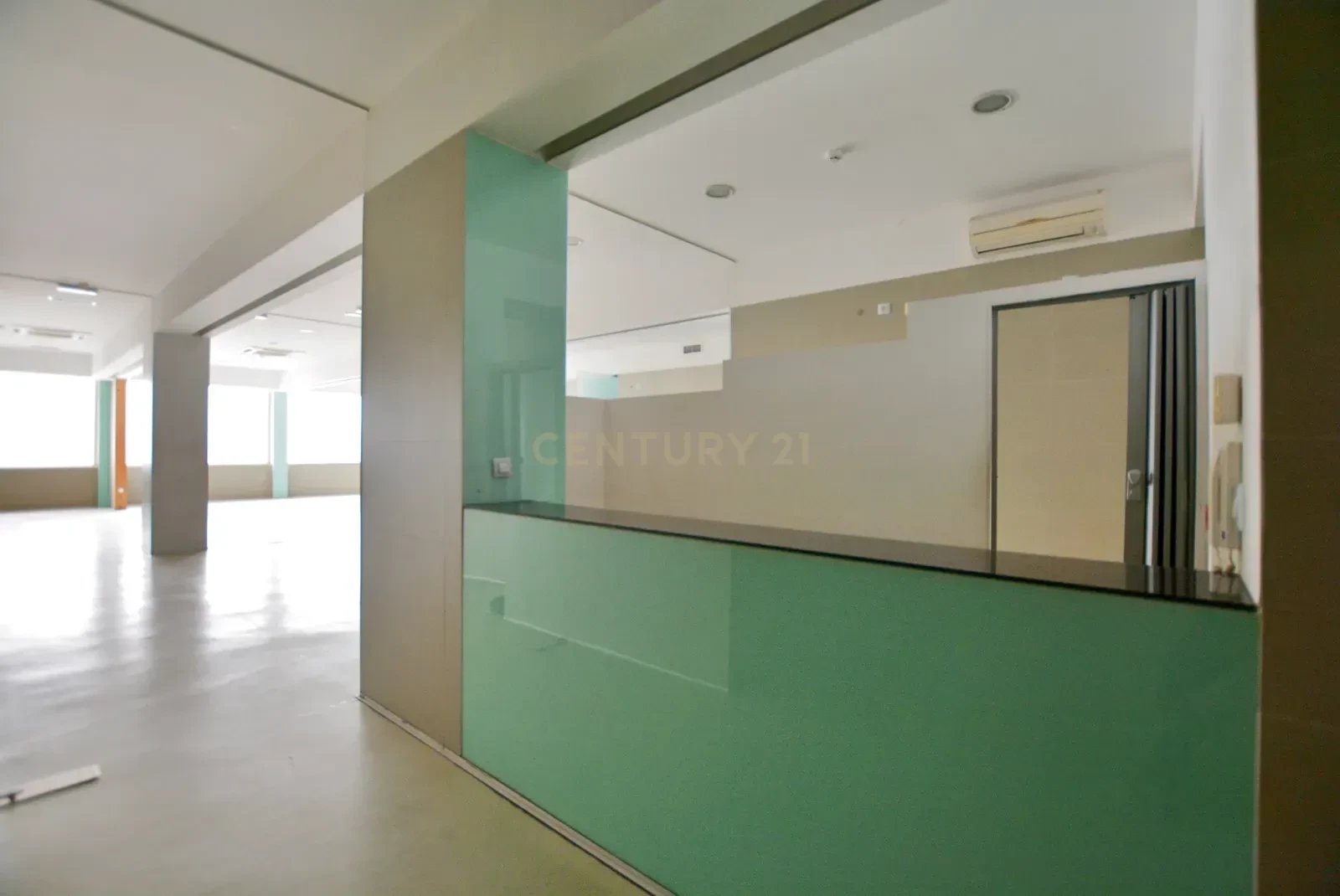 Quinta do Patrimônio / Sacavem Store