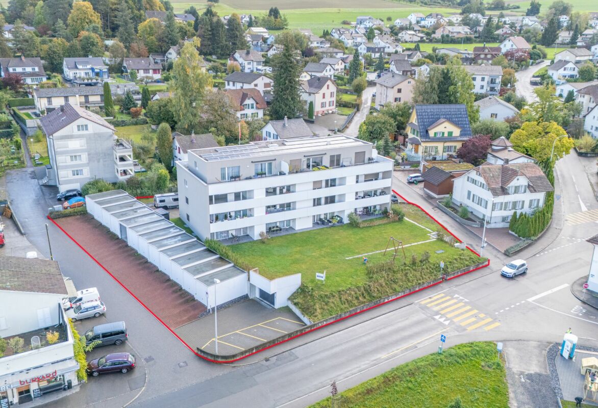 Modern investment property with 12 apartments, 1 office and generous parking facilities